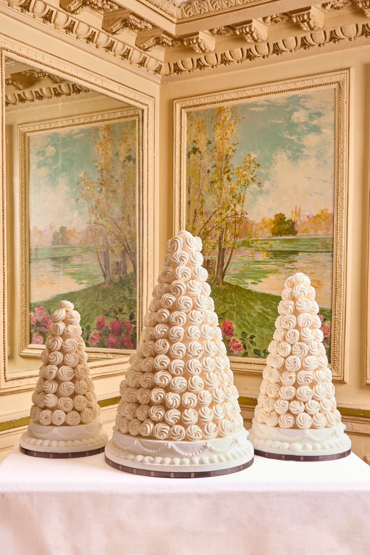 La Pyramide de Meringues (150 pièces)