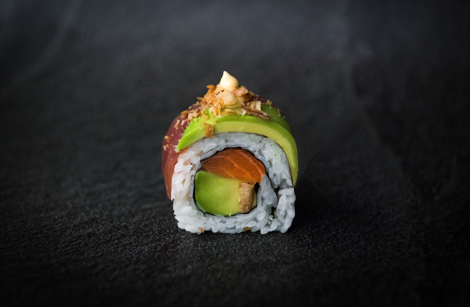 Volcano Roll 🥢🥑🐟🧅