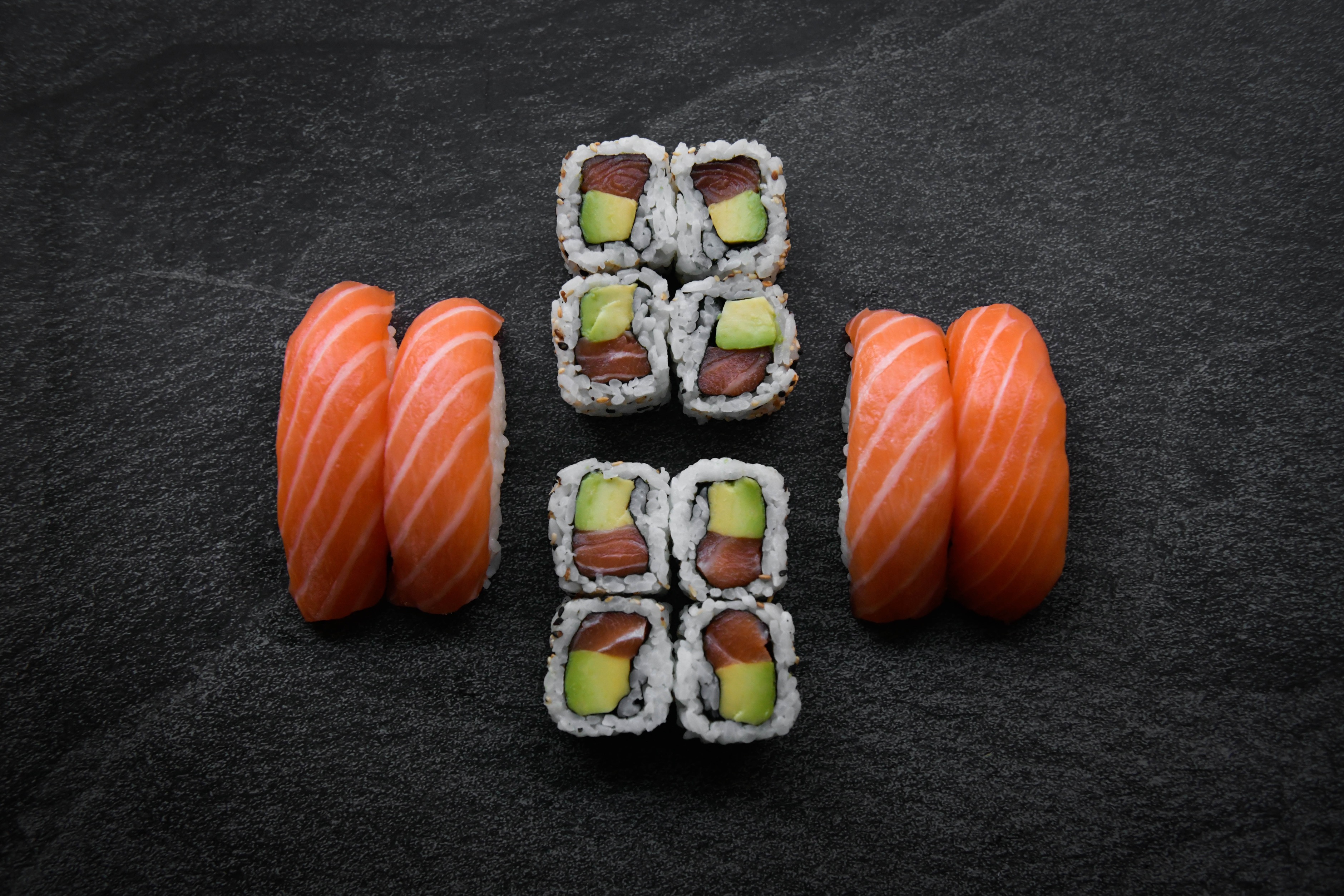 Classic Saumon Lunch ( 12 pieces )