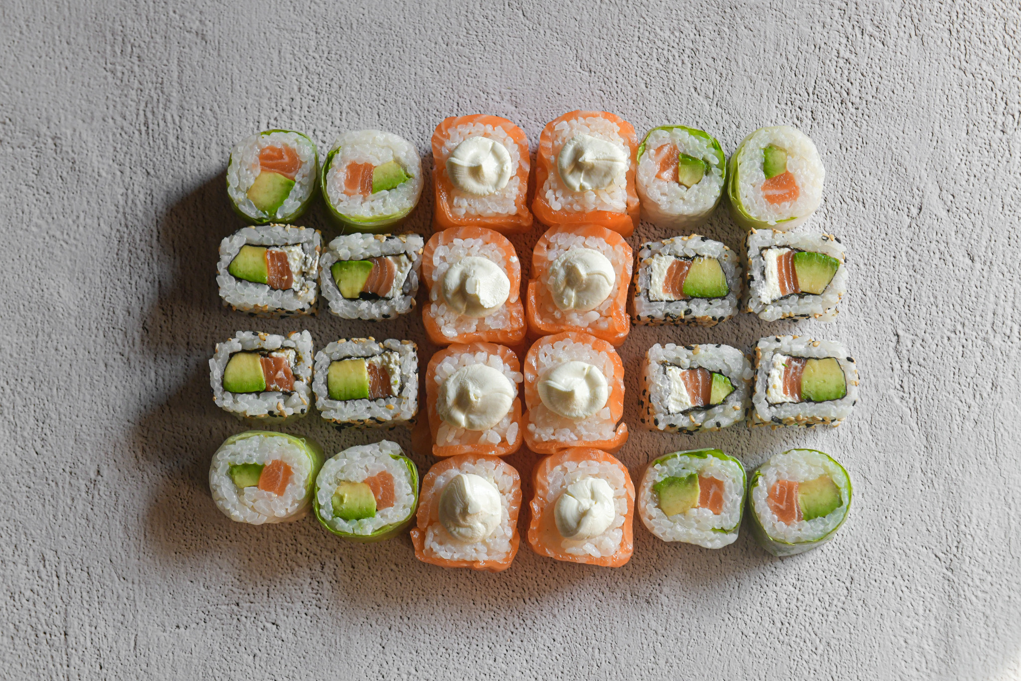CRASY SALMON BOX  ( 24 pièces )