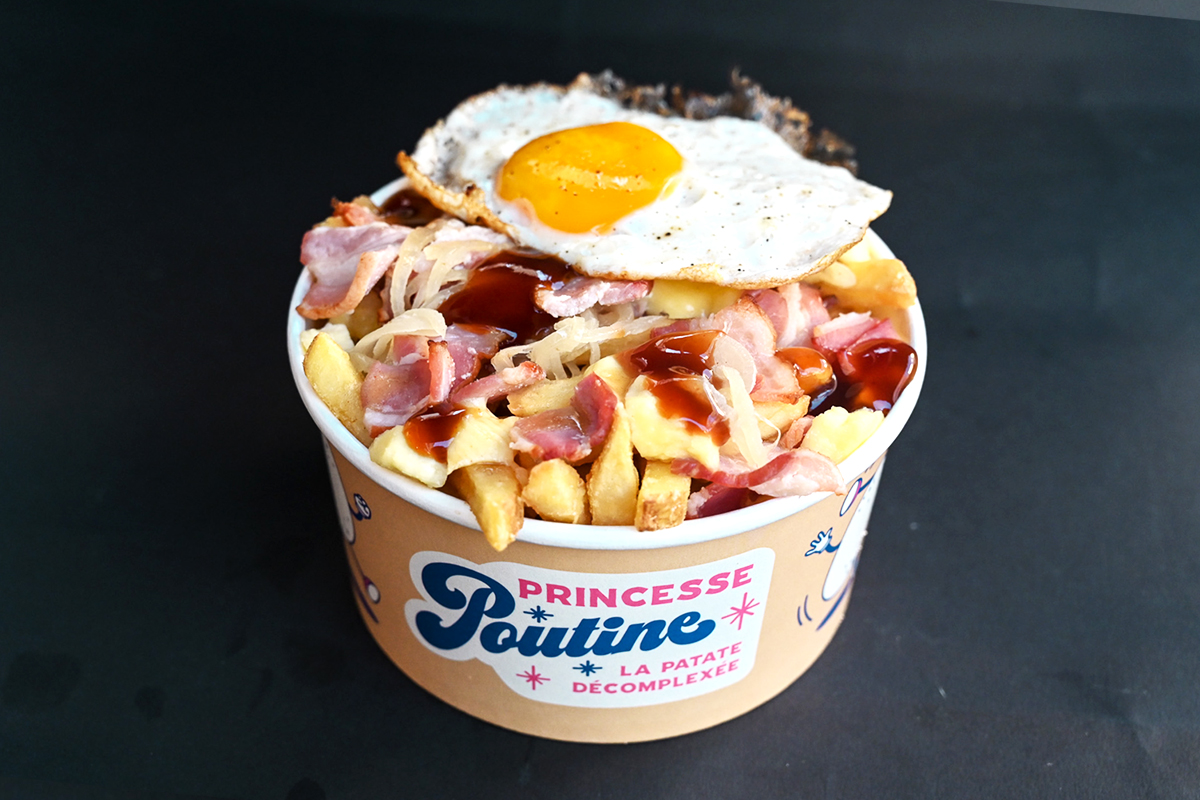🥔 Poutine Babe 🧀 🍳 🥓
