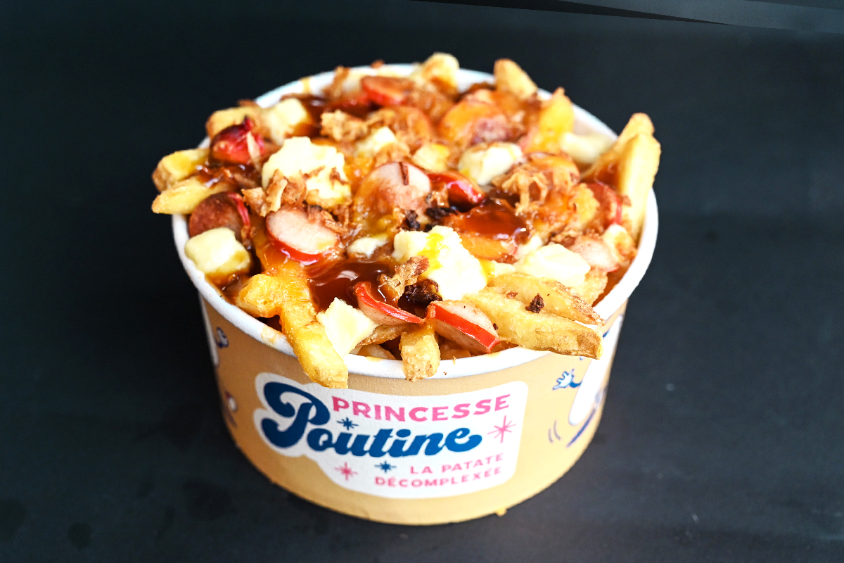 🥔 Poutine Extravagante 🧀 🌭 🧅 ♨️