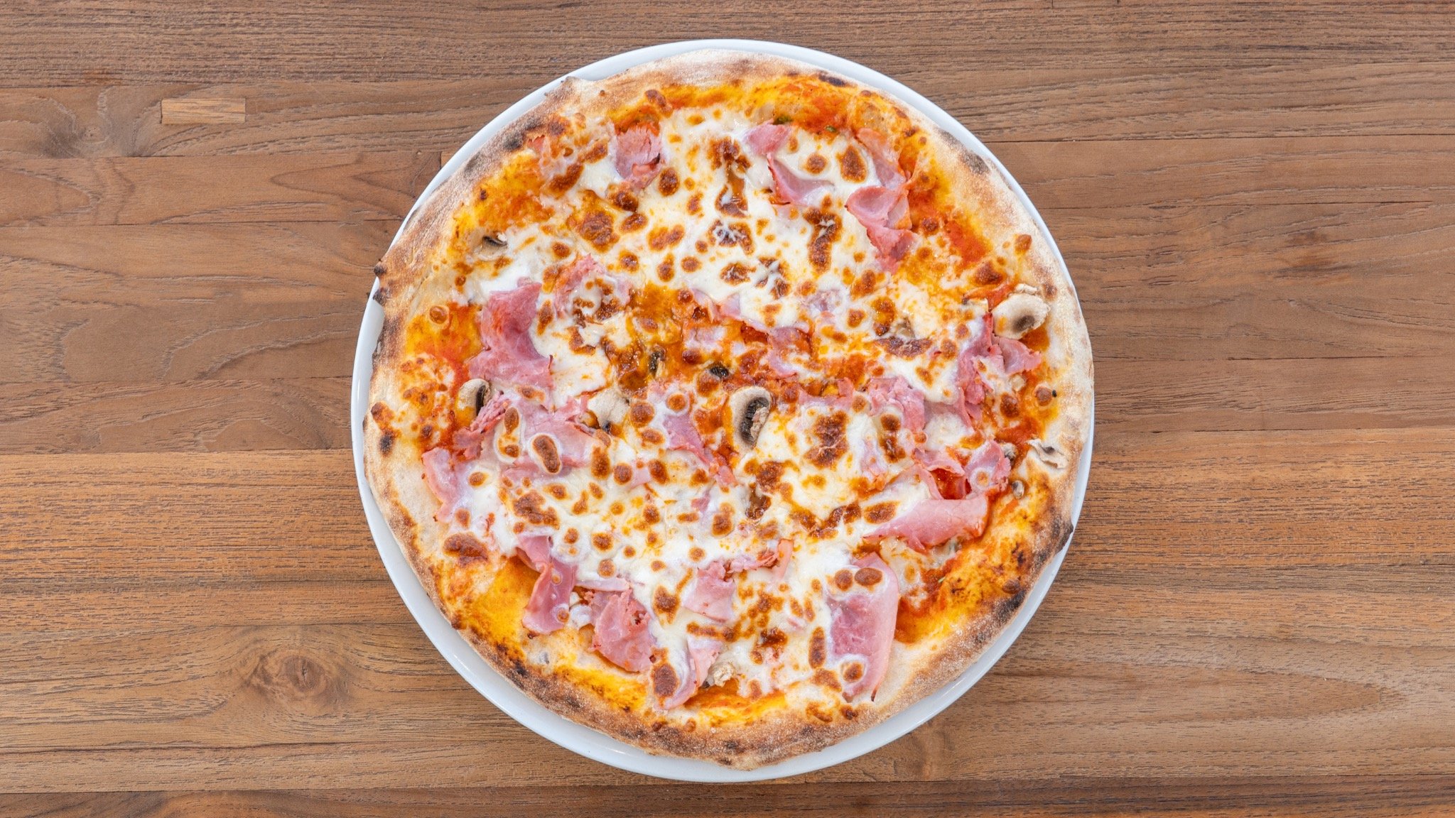 Pizza Reine – Jambon, champignons & mozzarella