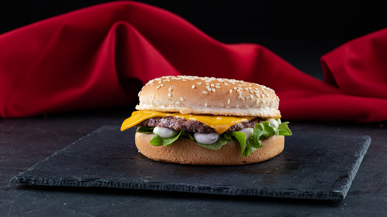 LE CHEESE BURGER
