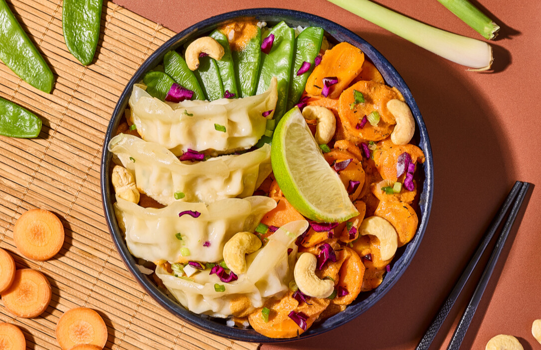 Hot Poké  Curry Massaman Gyozas poulet