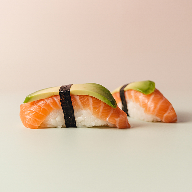 Sushi saumon avocat