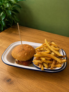 Burger poulet crispy et ses frites fraiches
