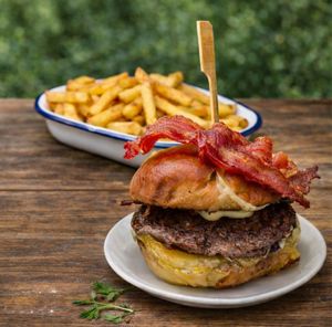 Bacon des Docks et ses frites